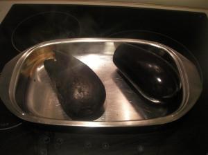 Berenjena con la piel tostada por el soplete Berenjena con la piel tostada por el soplete