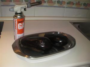 Berenjenas y soplete Iwatani Berenjenas y soplete Iwatani