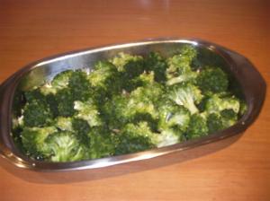 Bandeja de horno con brécol