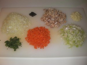 Mirepoix para fondo claro de pollo