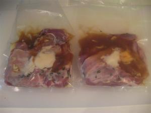 Paletilla de lechal envasada al vacío con fondo de cordero y grasa de pato