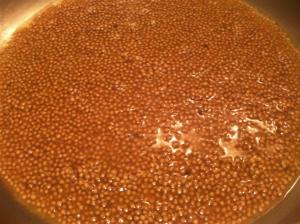 Semillas de mostaza hidratadas