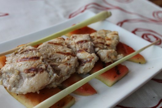 Pollo al lemongrass y corteza de sandía