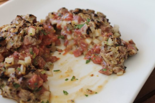Semi-tartare de secreto de buey, a 40ºC y dorando la superficie, abierto