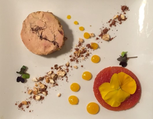 Foie gras, cacao, kikos, membrillo, fruta de la pasión